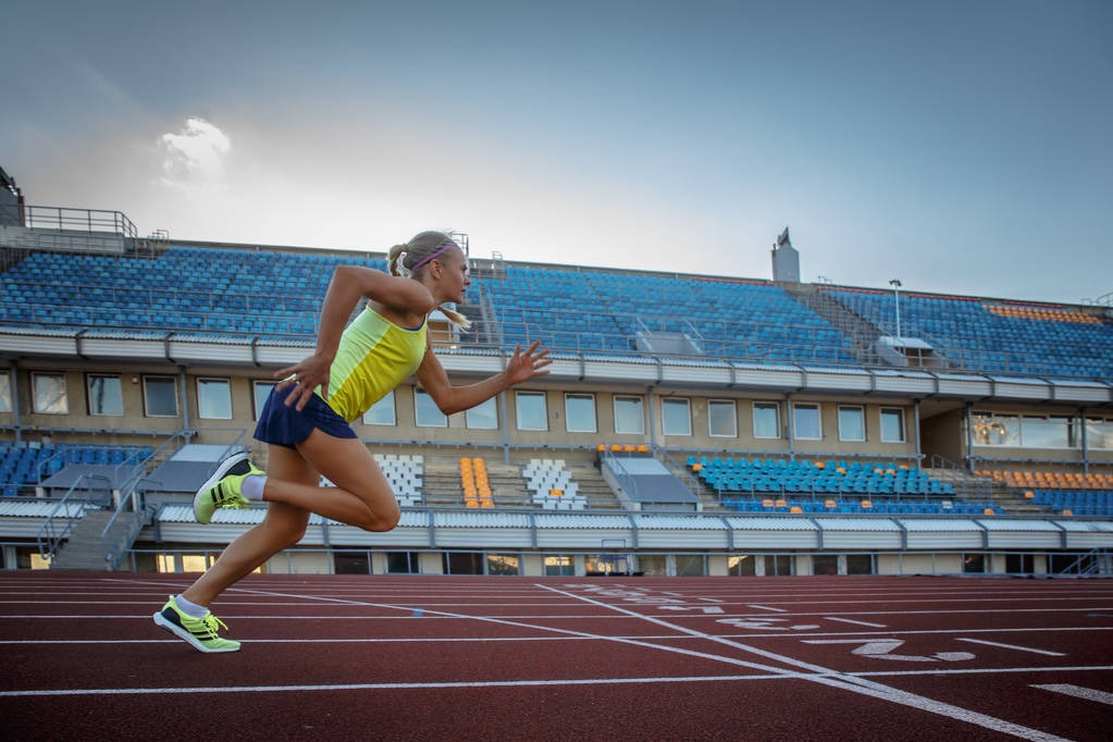 为什么三垒教练的信号系统被视为球场上最考验即时记忆力的加密通讯